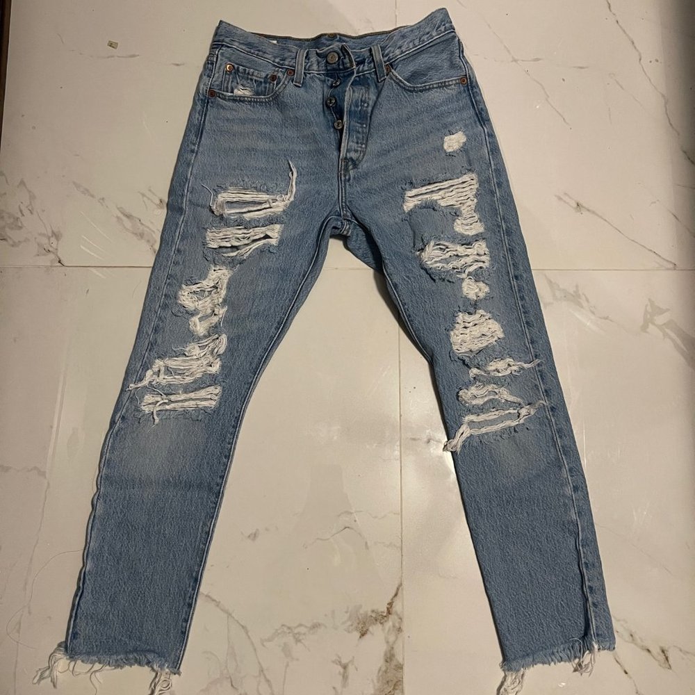 501 Levi's Distressed Jeans Size 27